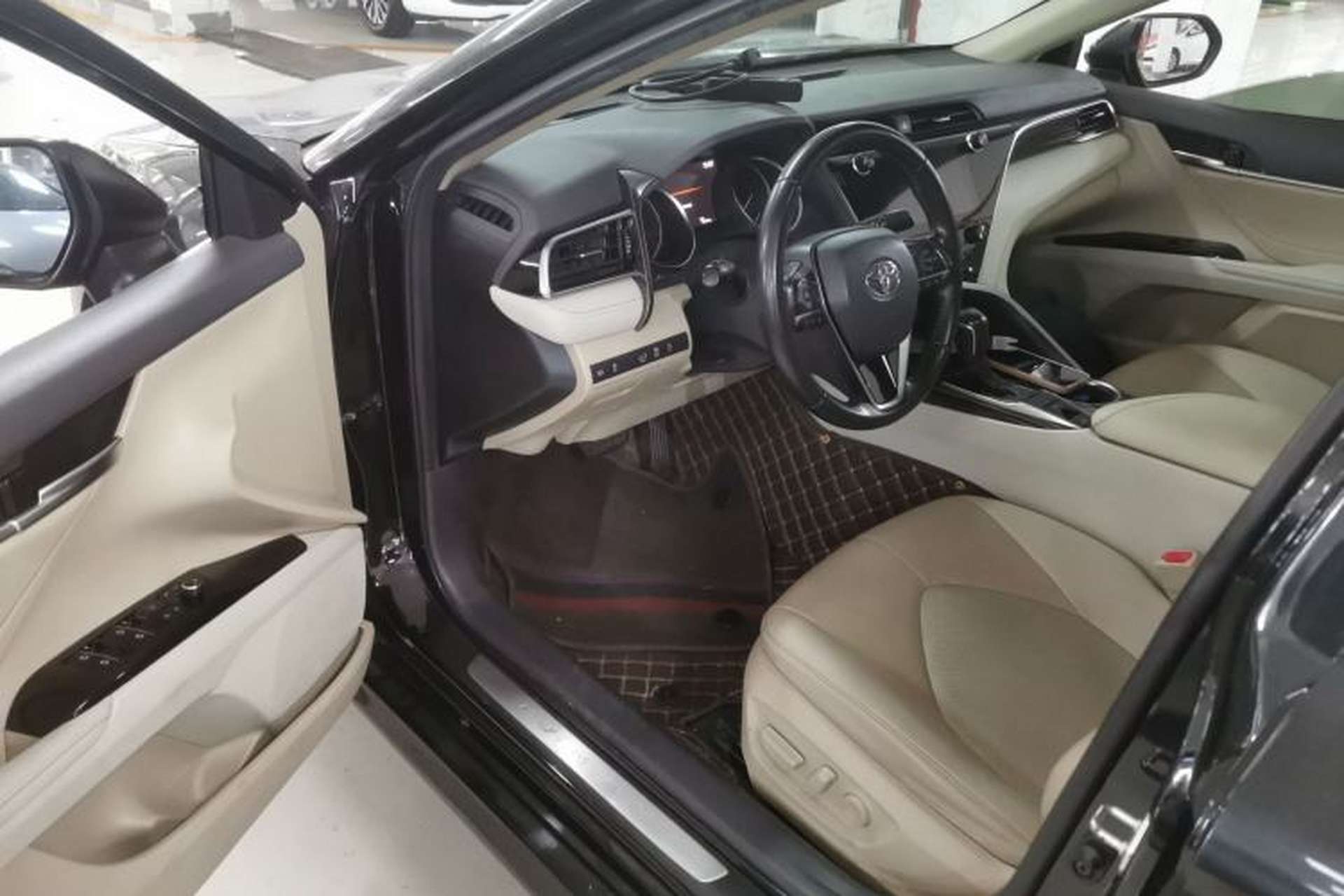 Used Toyota Camry 2019 2.0G Luxury Edition China VI Standard Driver Seat
