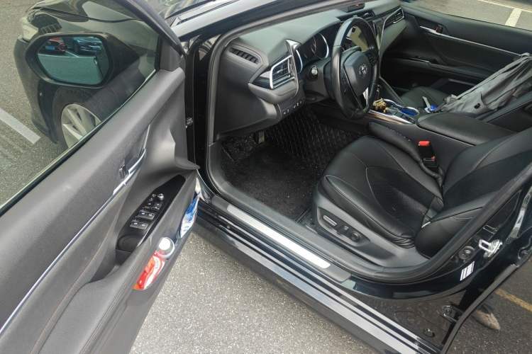 Used Toyota Camry 2019 2.0G Luxury Edition China VI Standard Driver Seat