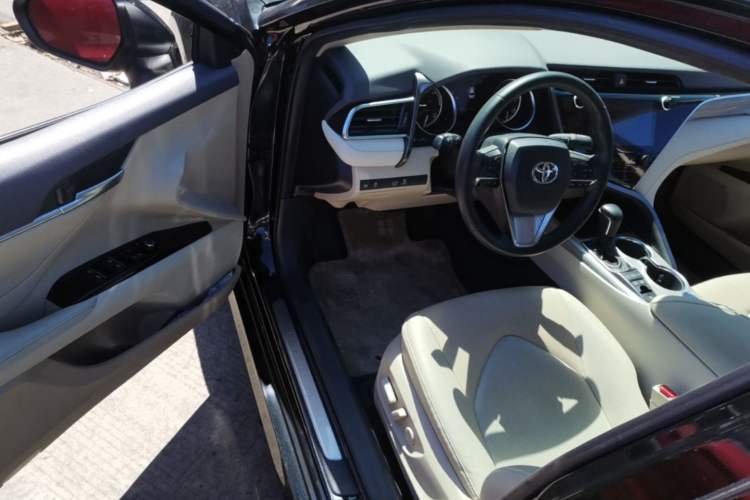 Used Toyota Camry 2019 Dual-Engine 2.5 HG Luxury Edition China VI Standard Driver Seat