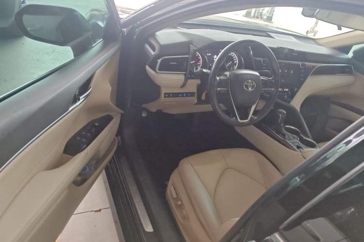 Used Toyota Camry 2019 2.0G Luxury Edition China VI Standard Driver Seat