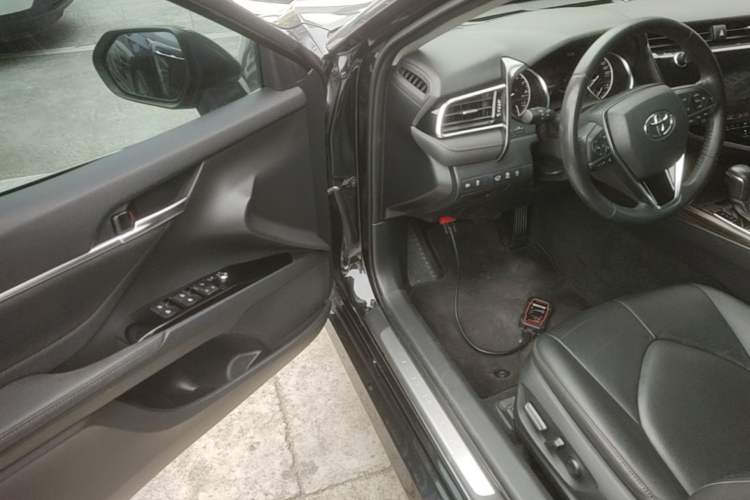Used Toyota Camry 2019 2.0G Luxury Edition China VI Standard Driver Seat
