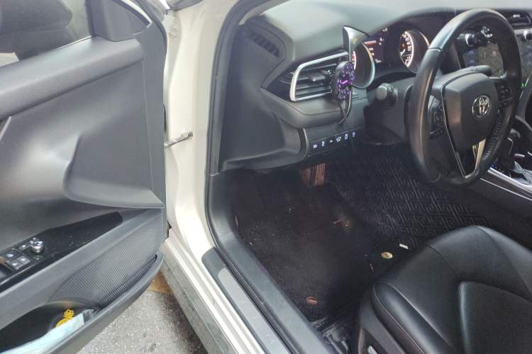 Used Toyota Camry 2019 2.0G Luxury Edition China VI Standard Driver Seat