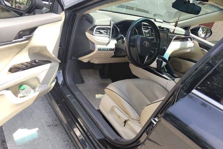 Used Toyota Camry 2019 2.0E Elite Edition China VI Standard Driver Seat