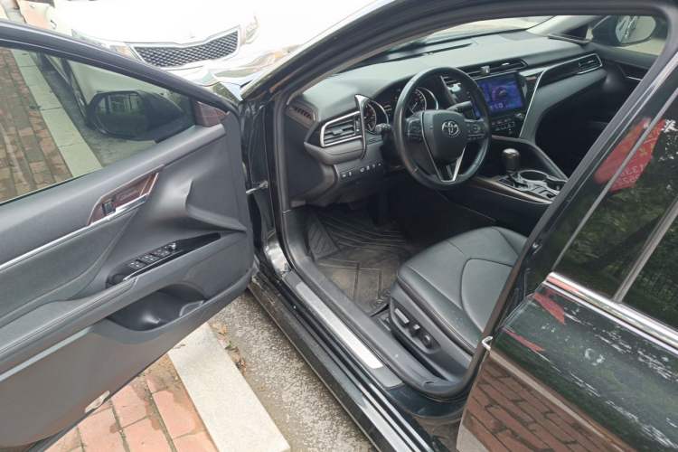 Used Toyota Camry 2019 2.0G Luxury Edition China VI Standard Driver Seat