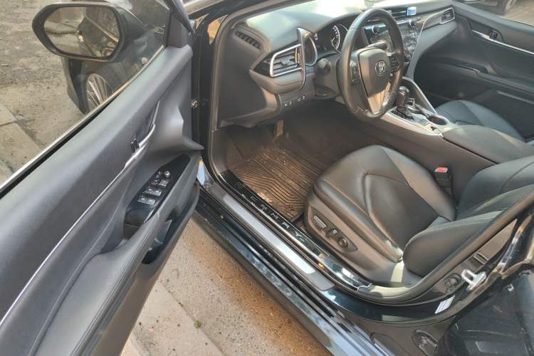 Used Toyota Camry 2019 Dual-Engine 2.5 HG Luxury Edition China V Standard Driver Seat
