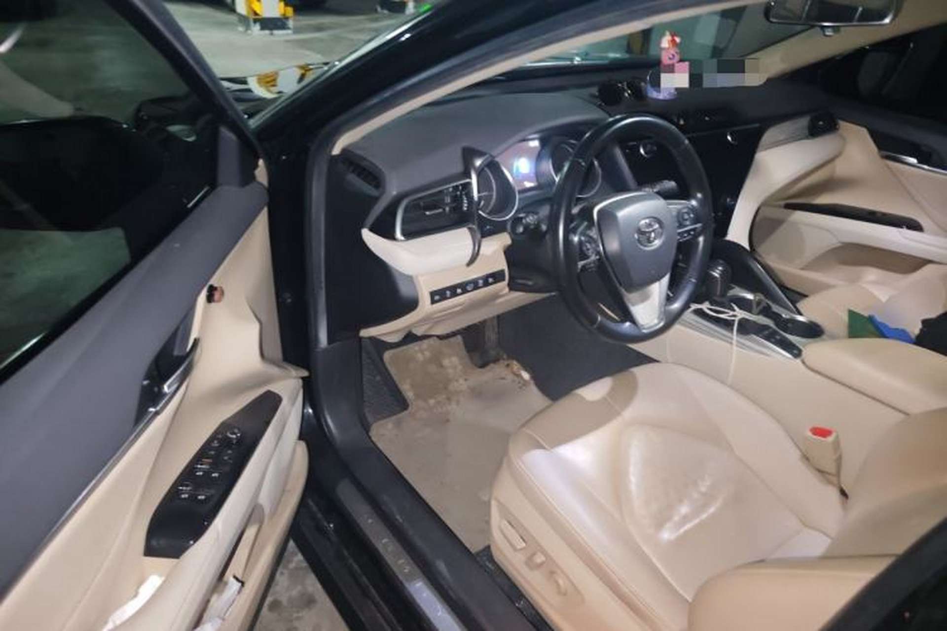 Used Toyota Camry 2019 Dual-Engine 2.5 HG Luxury Edition China VI Standard Driver Seat