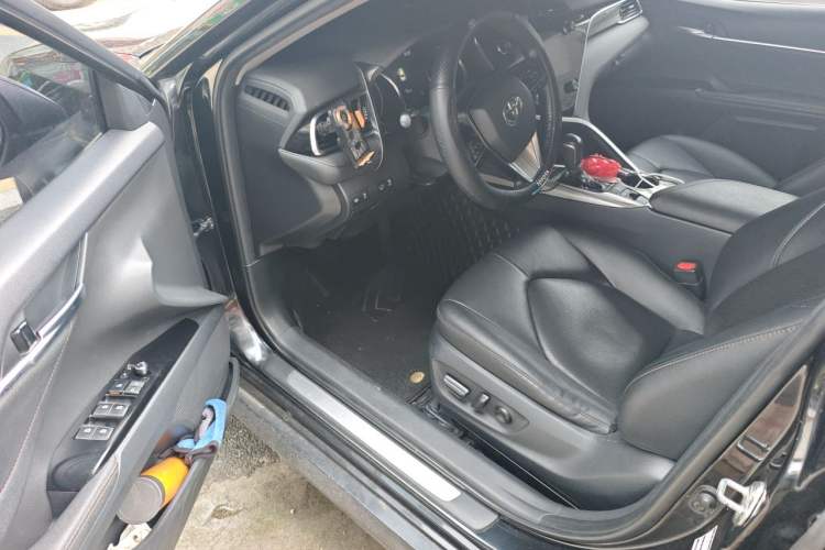 Used Toyota Camry 2019 Dual-Engine 2.5 HG Luxury Edition China VI Standard Driver Seat