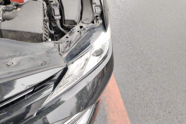 Used Toyota Camry 2019 2.0G Luxury Edition China V Standard Engine Bay Left