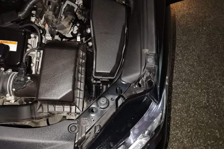 Used Toyota Camry 2019 Dual-Engine 2.5 HG Luxury Edition China VI Standard Engine Bay Left