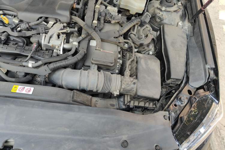 Used Toyota Camry 2019 Dual-Engine 2.5 HG Luxury Edition China V Standard Engine Bay Left