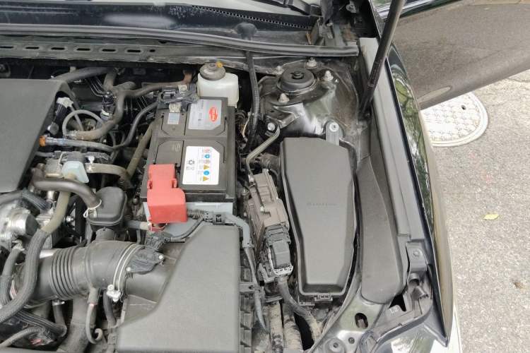 Used Toyota Camry 2019 2.0G Luxury Edition China V Standard Engine Bay Left