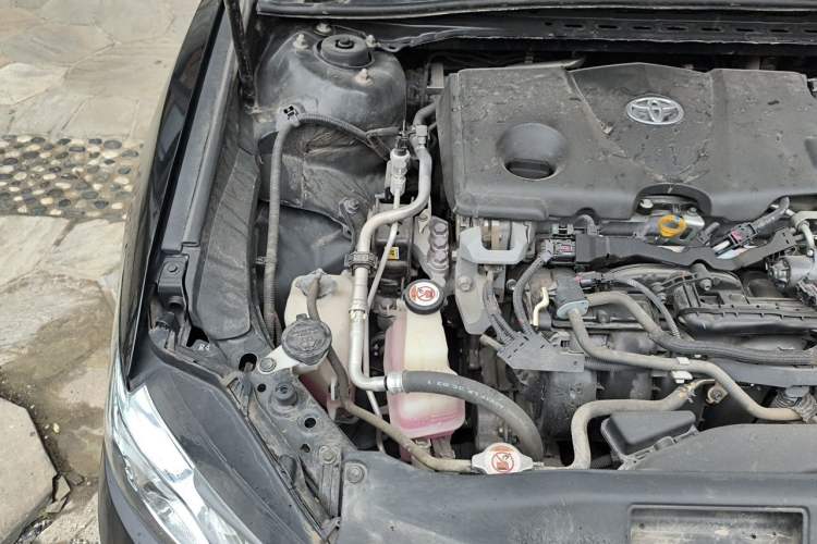 Used Toyota Camry 2019 Dual-Engine 2.5 HG Luxury Edition China VI Standard Engine Bay Right
