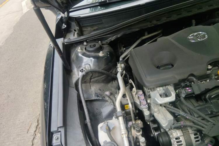 Used Toyota Camry 2019 2.5S FENGSHANG Version China VI Standard Engine Bay Right