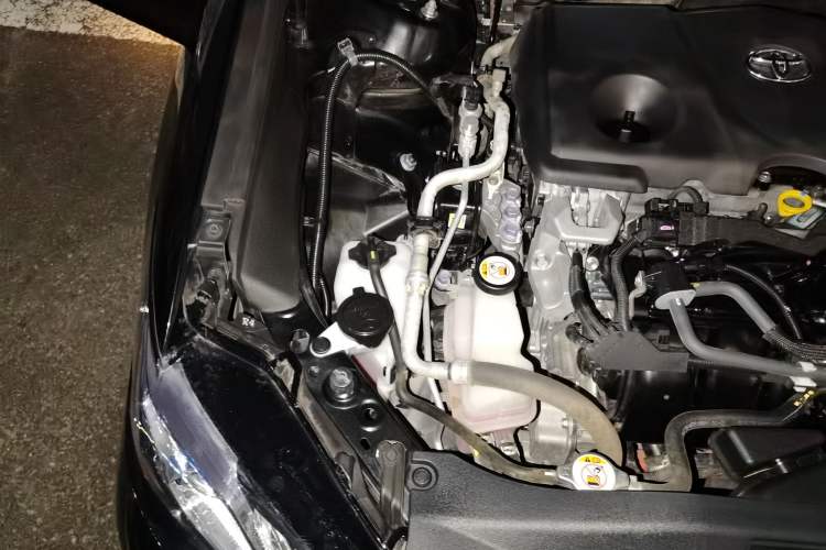 Used Toyota Camry 2019 Dual-Engine 2.5 HG Luxury Edition China VI Standard Engine Bay Right