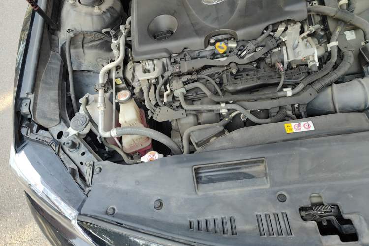 Used Toyota Camry 2019 Dual-Engine 2.5 HG Luxury Edition China V Standard Engine Bay Right