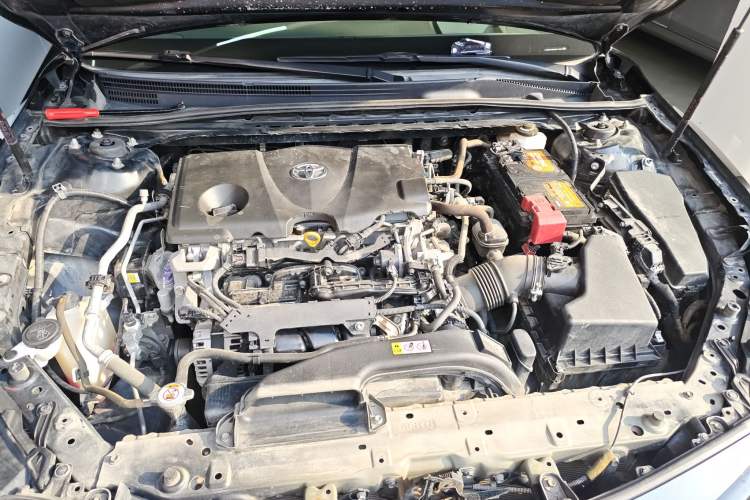 Used Toyota Camry 2019 2.5G Luxury Edition China V Standard Engine Bay
