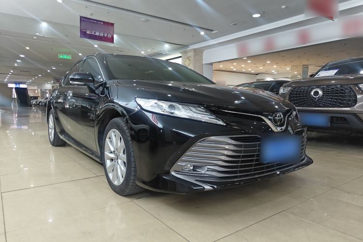 Used Toyota Camry 2019 Revised Version 2.0G Luxury Edition Exterior 1