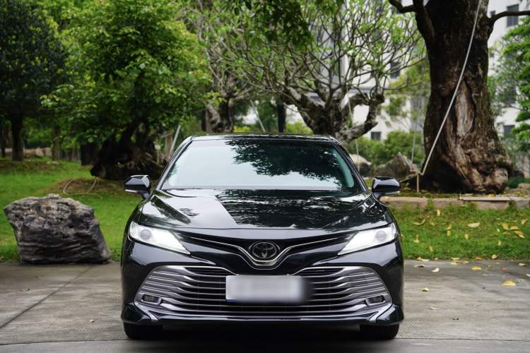 Used Toyota Camry 2019 Revised Version 2.0G Luxury Edition Exterior 1
