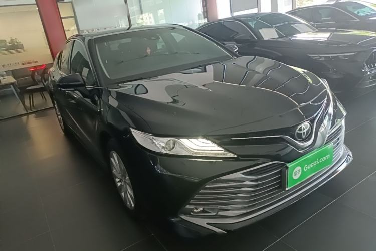 Used Toyota Camry 2019 Revised Version 2.0G Luxury Edition Exterior 1