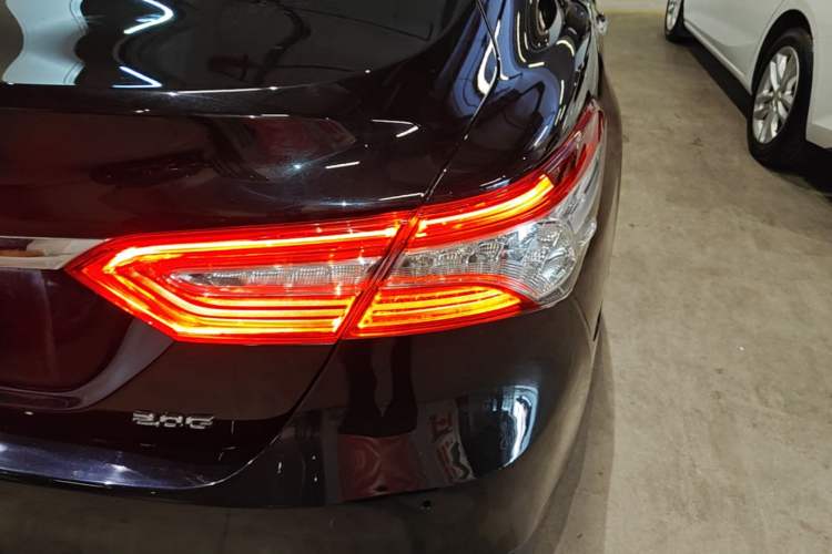 Used Toyota Camry 2019 Revised Version 2.0G Luxury Edition Exterior 3