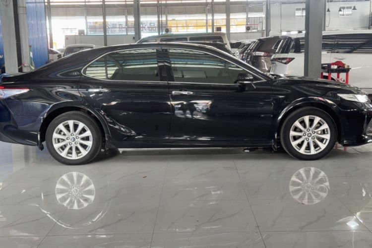Used Toyota Camry 2019 Revised Version 2.0G Luxury Edition Exterior 3
