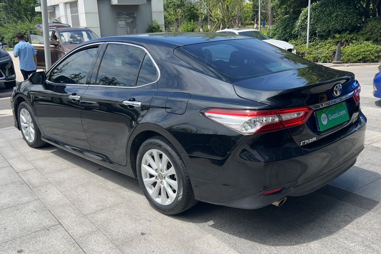 Used Toyota Camry 2019 Revised Version 2.0G Luxury Edition Exterior 3