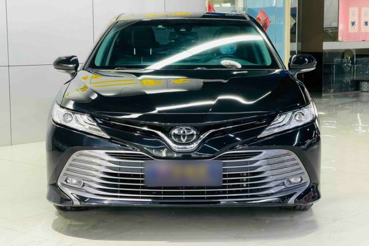 Used Toyota Camry 2019 Revised Version 2.0G Luxury Edition Exterior 4