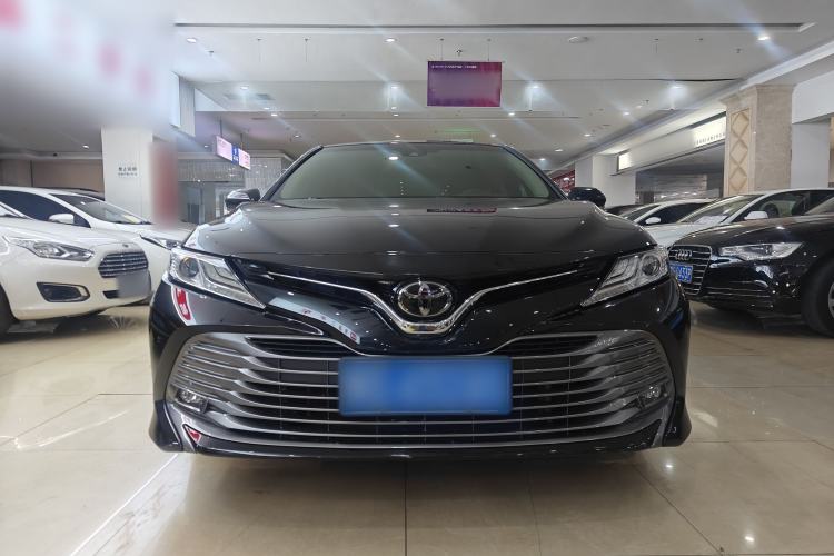 Used Toyota Camry 2019 Revised Version 2.0G Luxury Edition Exterior 4