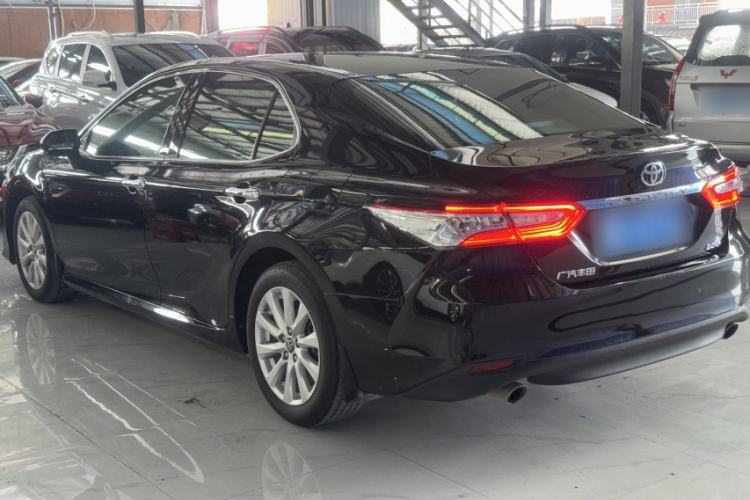 Used Toyota Camry 2019 Revised Version 2.0G Luxury Edition Exterior 4