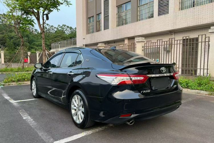 Used Toyota Camry 2019 Revised Version 2.0G Luxury Edition Exterior 5