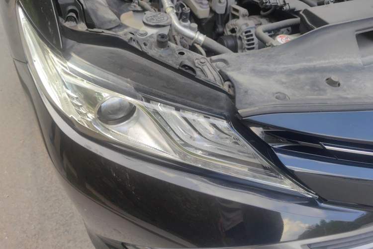 Used Toyota Camry 2019 Revised Version 2.0G Luxury Edition Exterior 6