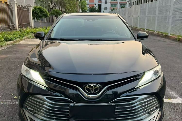 Used Toyota Camry 2019 Revised Version 2.0G Luxury Edition Exterior 6