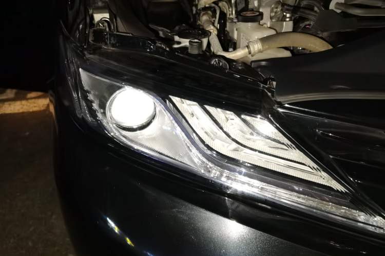 Used Toyota Camry 2019 Dual-Engine 2.5 HG Luxury Edition China VI Standard Exterior 6
