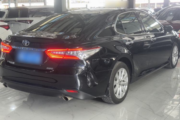 Used Toyota Camry 2019 Revised Version 2.0G Luxury Edition Exterior 6
