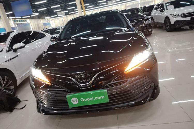 Used Toyota Camry 2019 Revised Version 2.0G Luxury Edition Front