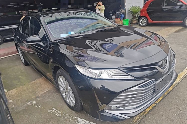 Used Toyota Camry 2019 Revised Version 2.0G Luxury Edition Front Right 45 Deg