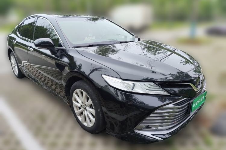 Used Toyota Camry 2019 Revised Version 2.0G Luxury Edition Front Right 45 Deg