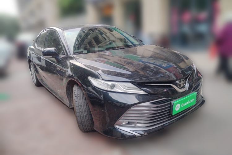 Used Toyota Camry 2019 Revised Version 2.0G Luxury Edition Front Right 45 Deg