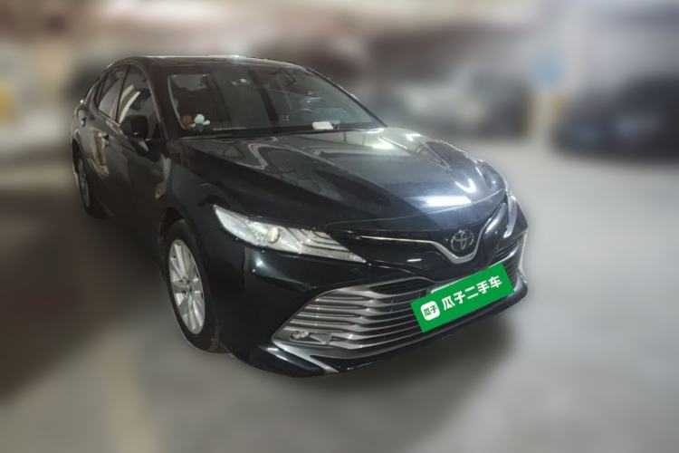 Used Toyota Camry 2019 Revised Version 2.0G Luxury Edition Front Right 45 Deg
