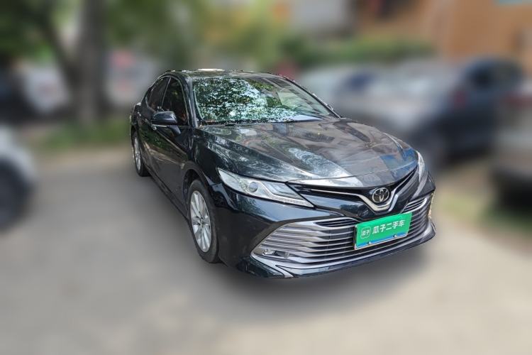 Used Toyota Camry 2019 Revised Version 2.0G Luxury Edition Front Right 45 Deg