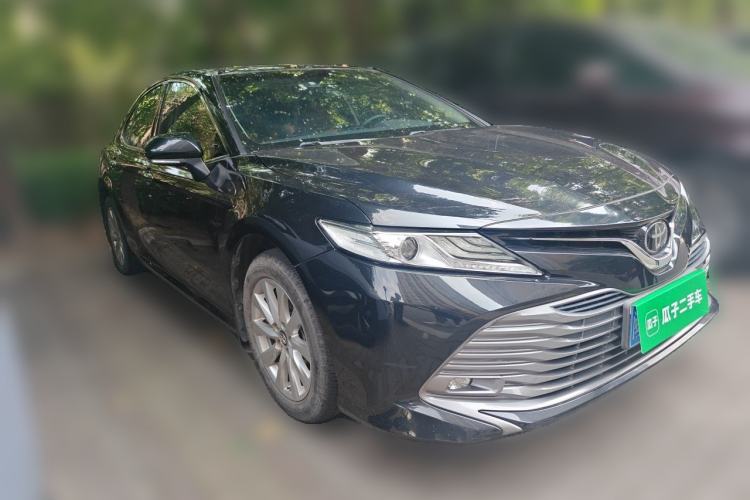 Used Toyota Camry 2019 Revised Version 2.0G Luxury Edition Front Right 45 Deg