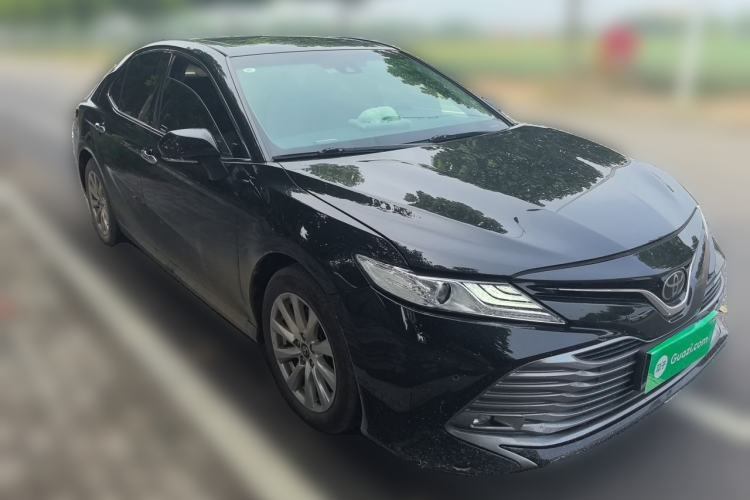 Used Toyota Camry 2019 Revised Version 2.0G Luxury Edition Front Right 45 Deg