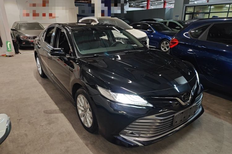 Used Toyota Camry 2019 Revised Version 2.0G Luxury Edition Front Right 45 Deg