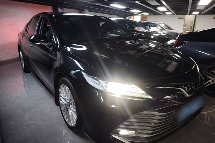 Used Toyota Camry 2019 Revised Version 2.5G Luxury Edition Front Right 45 Deg