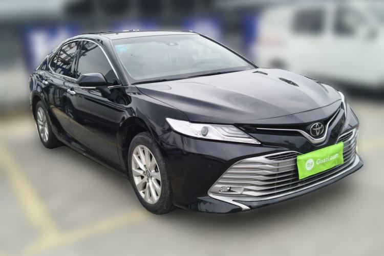 Used Toyota Camry 2019 Revised Version 2.0G Luxury Edition Front Right 45 Deg
