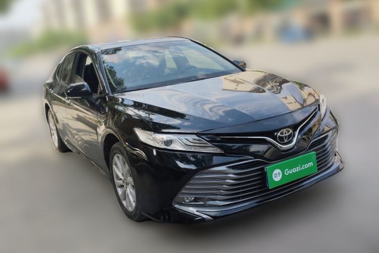 Used Toyota Camry 2019 Revised Version 2.0G Luxury Edition Front Right 45 Deg