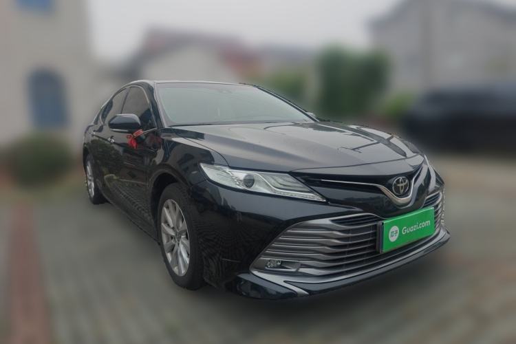 Used Toyota Camry 2019 Revised Version 2.0G Luxury Edition Front Right 45 Deg