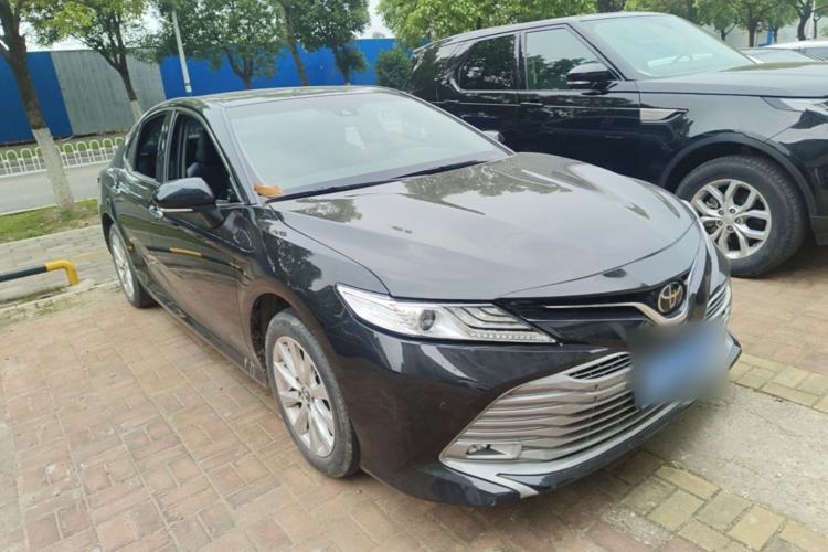 Used Toyota Camry 2019 Revised Version 2.0G Luxury Edition Front Right 45 Deg