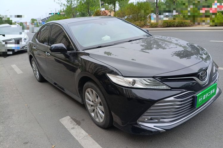 Used Toyota Camry 2019 Revised Version 2.0G Luxury Edition Front Right 45 Deg