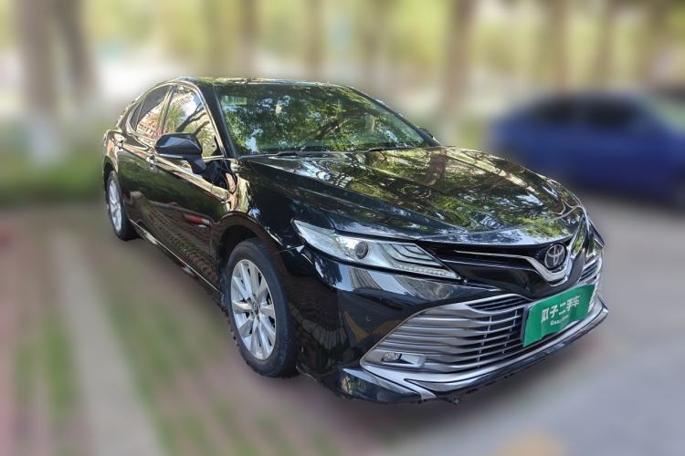 Used Toyota Camry 2019 Revised Version 2.0G Luxury Edition Front Right 45 Deg